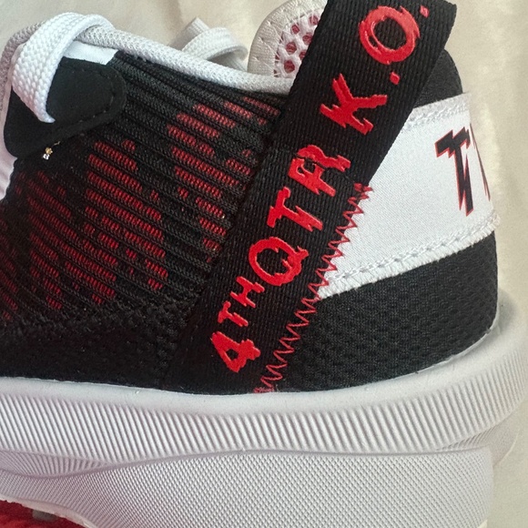 Adidas Time Dame 4th QTR K.O. men’s size 9 - Picture 3 of 11